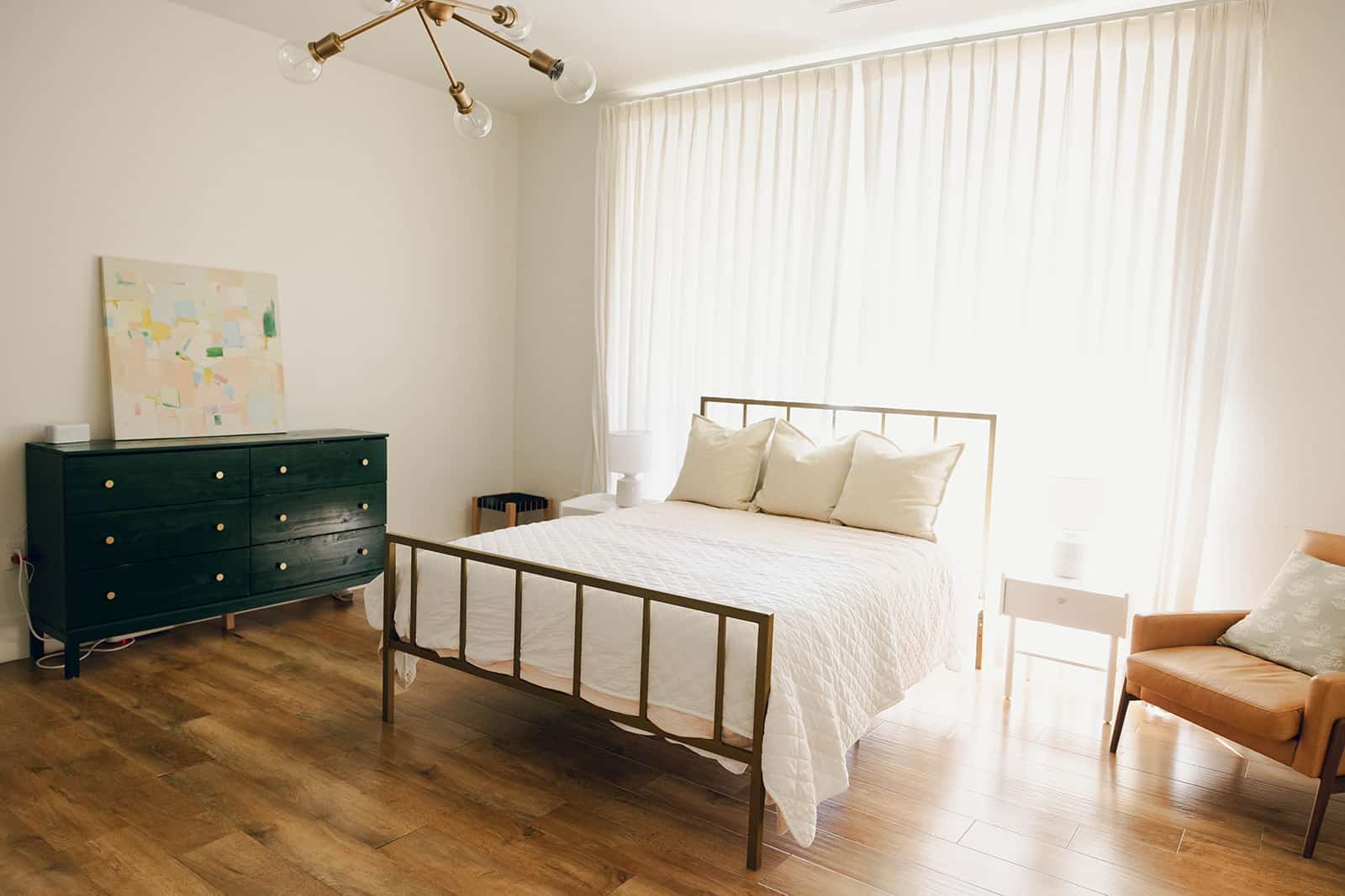 Another bright Addice birth suite with a bed and seating
